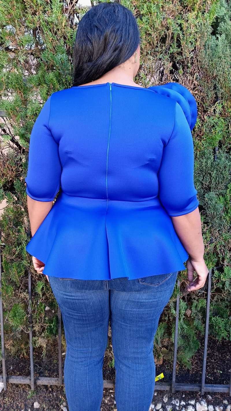 2883REG Women Ruffled hem Shirts Top with flower design shoulder and Zipper Back