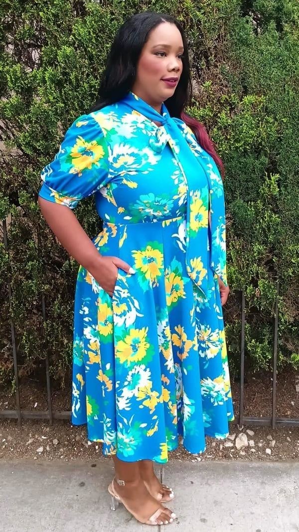 2852FL Viva Curvy Plus Size Flora Print Bow Collar Fit & Flare Midi Dress