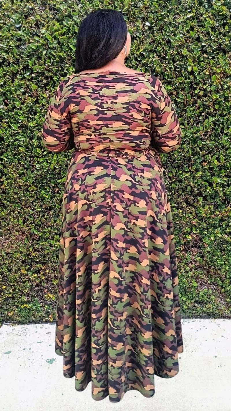 2072BN Plus Size Women Flare Camouflaged Maxi Dress with Pockets