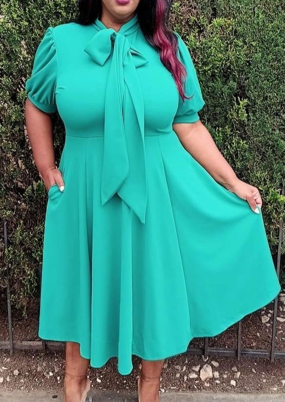 2852SO Plus Size Women Bow Collar Fit & Flare Midi Dress